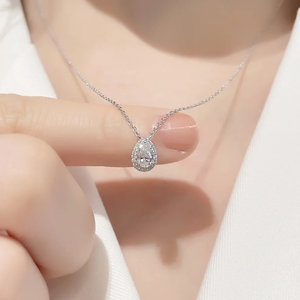 Collana con Diamante da Laboratorio a Goccia da 1 Carato con Incassatura a Castone in Oro Massiccio 10K - Gioielleria Fine - Product Image 6