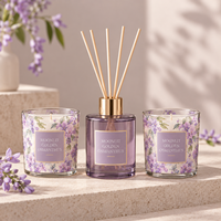 Coffret cadeau diffuseur de parfum en verre floral violet Aikun et bougie parfumée avec bougies à deux mèches en boîte ouverte et arôme d'osmanthus doré