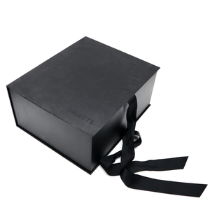 Caja de Cartón Rígido Negra de Lujo Personalizada y Reutilizable para Fábrica, con Imán y Cinta - Product Image 4