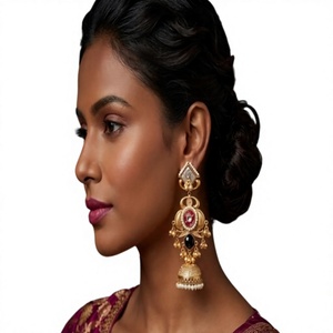 Magnifiques boucles d'oreilles plaquées or de qualité supérieure, aspect pierre, pour tenue traditionnelle, idéales pour les fêtes, mariages et événements. - Product Image 2