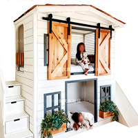 Lit superposé rétro style campagne américaine pour chambre d'enfant, avec porte coulissante et toboggan, lit cabane en bois massif