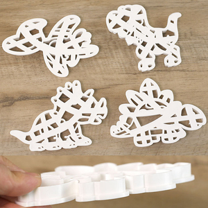 Lot de 4 emporte-pièces dinosaures – Moules à biscuits en plastique motif dinosaure de dessin animé pour la pâtisserie des enfants – Outils de pâtisserie DIY pour fondant - Product Image 3