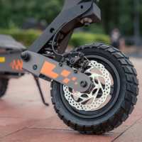 Kukirin G2 Arazi Elektrikli Scooter Ağır Hizmet Tipi 120kg Taşıma Kapasitesi 10 İnç Vakumlu Lastik 48V Katlanabilir Yetişkin E-Scooter