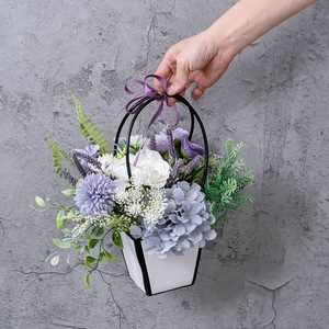 Cesta de flores artificiales CallaFloral con flores moradas y blancas para decoración del hogar y bodas CF01463 - Product Image 2