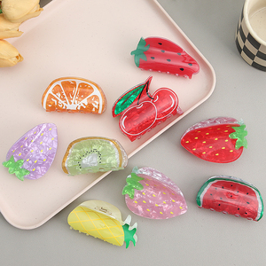 Barrettes en acrylique à motif de dessin animé, série fruits sucrés, style mignon, pour femmes, bijoux de mode, vente en gros, très populaires - Product Image 2