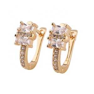 ต่างหูเพชรซิคอนชุบทองคำขาว 18K สไตล์ดูไบสำหรับผู้หญิง - Product Image 1