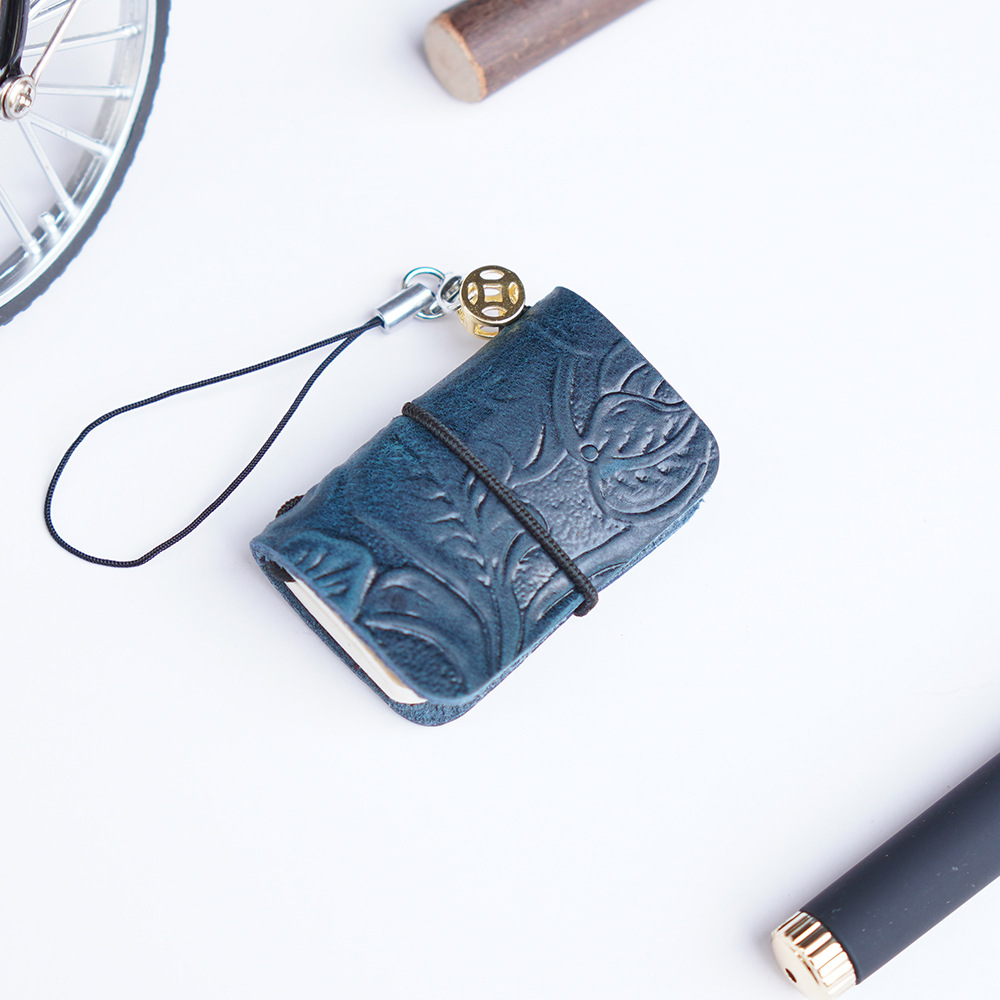 Encre de gravure sur cuir bleu