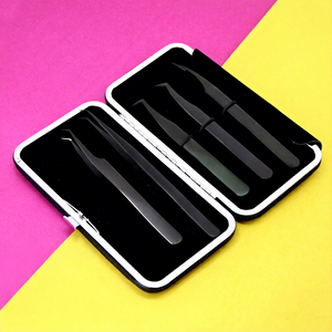 Pinzas de pestañas con punta de fibra de etiqueta privada, pinzas para extensiones de pestañas, pinzas de volumen rusas, acero inoxidable para aislamiento - Product Image 1
