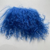 Couleur personnalisée qualité peau de mouton meilleure qualité laine agneau fourrure fourrure rangée de cheveux cheveux bouclés poupées perruques cheveux trames accessoires