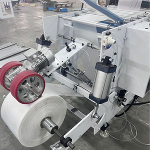 เครื่องทำถุงม้วนแบบอัตโนมัติเต็มรูปแบบ Hongtong รุ่น RHT-500 สำหรับการผลิตถุงช้อปปิ้ง วัสดุพลาสติก ผลิตในประเทศจีน - Product Image 2
