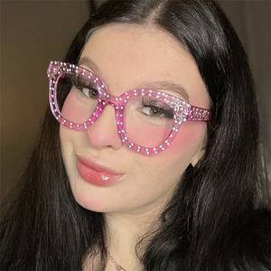 Gafas de Sol Cuadradas de Gran Tamaño con Estrella de Cinco Puntas Deslumbrante para Mujer, Gafas de Sol Brillantes, Coloridas, Transparentes y con Diamantes Brillantes - Product Image 1