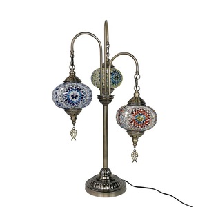 <span class=keywords><strong>Lampe</strong></span> de table turque <span class=keywords><strong>classique</strong></span> à trois têtes, rétro, exotique, faite à la main, avec abat-jour en verre LED, interrupteur au <span class=keywords><strong>pied</strong></span>, pour restaurant, café, hôtel, maison d'hôtes, bar - Product Image 2