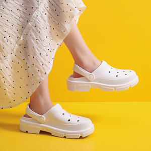 Chaussures sabots de jardin pour dames Sandales d'extérieur à semelle souple d'intérieur Sandales pour adultes Chaussures sabots EVA respirantes Pantoufles pour femmes - Product Image 3