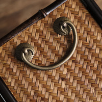 Four à charbon artisanal en bambou tressé violet, style moderne, écologique, avec cadre antique, pour service à thé d'intérieur et protection du service à thé