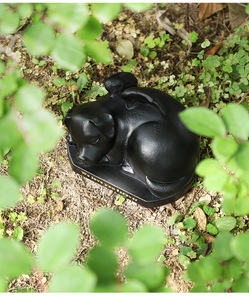 Urne funéraire moderne et mignonne pour animaux <span class=keywords><strong>de</strong></span> compagnie, pot <span class=keywords><strong>de</strong></span> rangement pour cendres en polyrésine pour chiens et chats, fournitures funéraires, vente chaude - Product Image 2