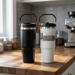 Gobelet isotherme en acier inoxydable de 30 oz avec poignée et couvercle, impression de logo personnalisée, maintien de la chaleur pendant 6 à 12 heures, portable pour le bureau et l'extérieur - Product Image 1