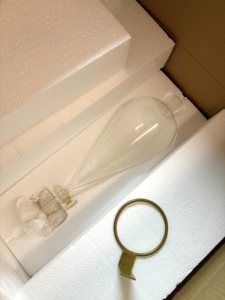 Imbuto di separazione a pera in vetro BORO3.3 personalizzato da 1000ml/2000ml per dispenser di profumo, montabile a parete, con valvola in vetro o PTFE - Product Image 4