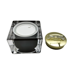 Échantillon gratuit Bouteille cosmétique vide en acrylique noir carré classique Face <span class=keywords><strong>Crea</strong></span> - Product Image 1