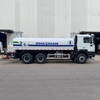 Camion-citerne d'arrosage d'eau Shacman durable, châssis robuste, résistant à la corrosion, pour la construction routière et la lutte contre la poussière