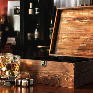 Набор из 2-х стаканов для виски Dad Whiskey с камнями для охлаждения и деревянной коробкой из хрусталя - Product Image 5