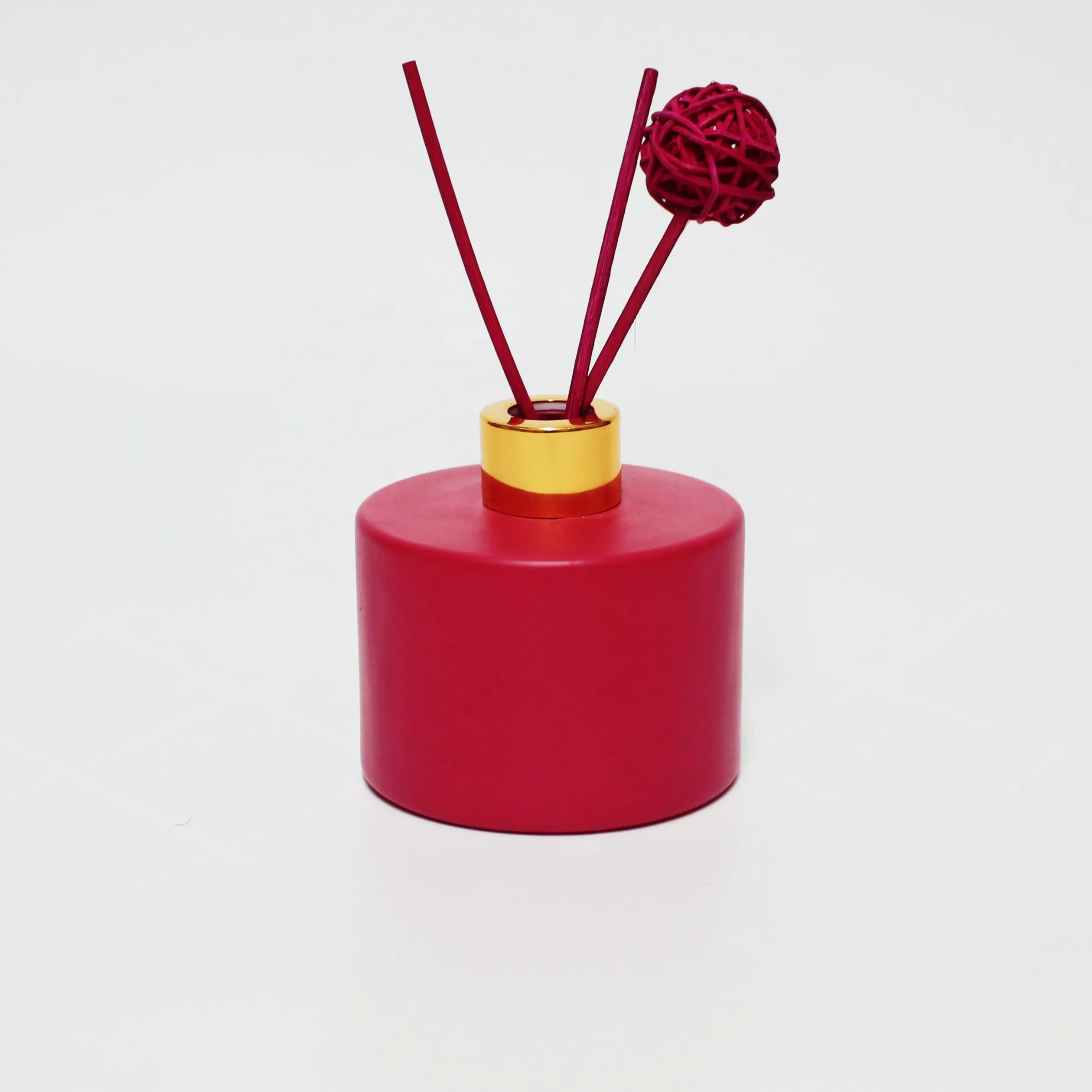 FENGJUN Classical empty glass matte red reed diffuser bottle with golden lids