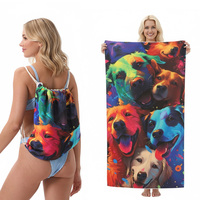 Serviette de plage pliable 2 en 1 en microfibre à séchage rapide intégrée avec un design imprimé pour le rangement