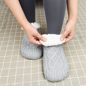 Vente <span class=keywords><strong>en</strong></span> gros <span class=keywords><strong>en</strong></span> usine Chaussons d'hiver <span class=keywords><strong>en</strong></span> coton mousse à mémoire de forme pour femmes Chaussettes épaisses chaudes <span class=keywords><strong>en</strong></span> <span class=keywords><strong>laine</strong></span> de Kint Chaussettes d'intérieur floues pour lit et canapé - Product Image 3