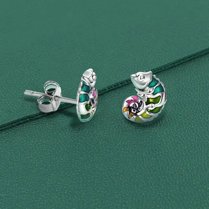 Orecchini a Perno Camaleonte Colorati, Design Unico e Carino, Gioielli per Orecchie da Donna, per Uso Quotidiano, Outfit Casual, Accessorio Regalo - Product Image 6