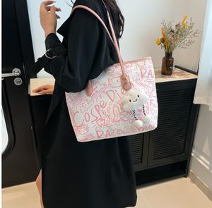 批发可爱涂鸦帆布包帆布手提袋女式拉链帆布包带吊坠 - Product Image 6