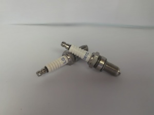 Bougies d'allumage de <span class=keywords><strong>moto</strong></span> personnalisables LG D8TC pour NGK D8EA pour moteur ZS125 ZS150. pour les tondeuses à gazon aussi - Product Image 6
