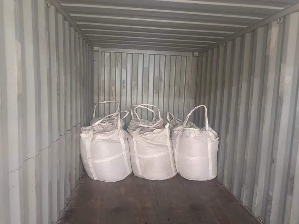 Electrolytic Manganese Flakes 99.7 % Pure