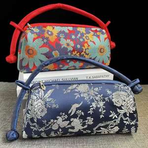 Sac à main de luxe en soie de style chinois pour femme avec broderie, fermeture éclair et bandoulière unique, idéal pour les mariages et les soirées - Product Image 5