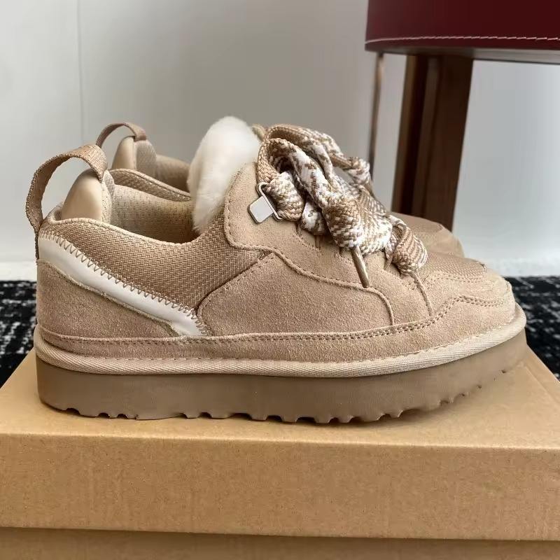 สีน้ำตาลอ่อน