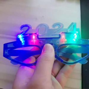 Gafas Luminosas Divertidas de Navidad 2024, Gafas LED Brillantes Intermitentes de Año Nuevo para Niños y Adultos - Product Image 2