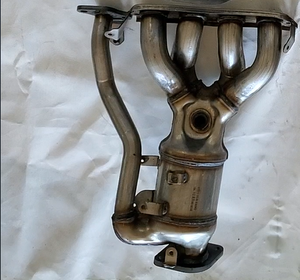 Convertisseur catalytique pour Toyota Camry Hybrid 2.5L L4 2019, montage direct, convertisseur d'échappement - Product Image 1