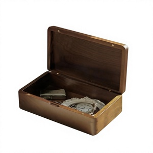 Boîte à bijoux en bois moderne, écologique, personnalisée et de qualité supérieure, fabriquée à la main, avec une finition en bois naturel élégante - Product Image 2