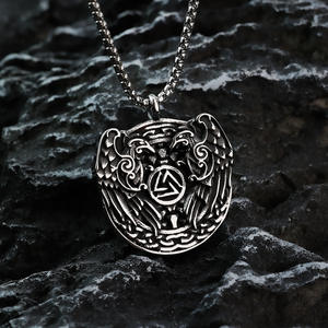 Collar Vikingo Triangular Sólido 2026, Colgante Nórdico de <span class=keywords><strong>Cuervo</strong></span> de Doble Cara en Acero Inoxidable para Hombre - Product Image 2