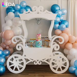 Fábrica de Accesorios para Fiestas de Boda LEDA, Nuevo Diseño Personalizado, Carrito de Dulces de Acrílico Blanco Estilo Princesa - Product Image 1