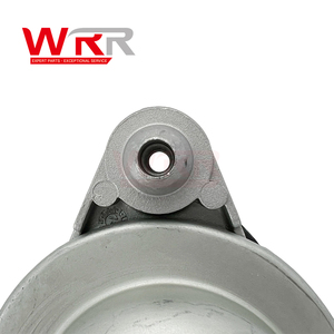 2042404317 2042400617 ยางรองแท่นเครื่องสำหรับรถเบนซ์ W204 X204 GLK300 C300 ยางรองแท่นเครื่องด้านหน้าที่เชื่อถือได้ ช่วยลดแรงสั่นสะเทือน - Product Image 5