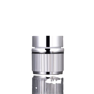 Dispensador de loción acrílico plateado de línea recta para cremas, lociones y sprays - Product Image 5