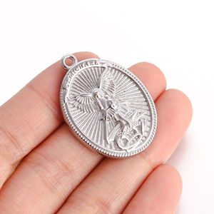 Jingxiangs nuevo Retro y acero inoxidable Jesús collar escudo <span class=keywords><strong>Caballero</strong></span> accesorio DIY colgante para hombre - Product Image 3