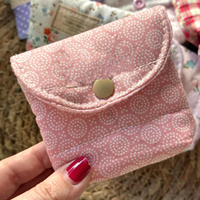 Sac à cosmétiques mignon et élégant en forme de fleur, mini sac à maquillage coloré avec logo personnalisé pour les filles et l'usage quotidien
