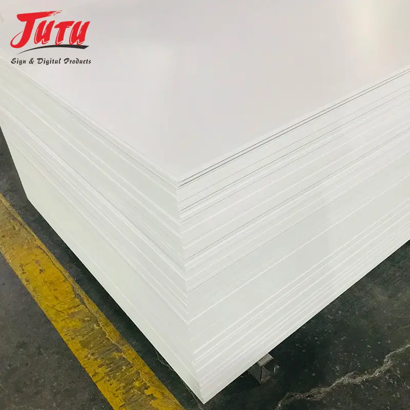JUTU usine vente en gros panneau de mousse PVC 4x8 pieds panneau élargi blanc/panneau de mousse PVC d'extrusion Co/feuille de PVC Celuka