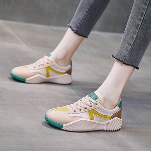 أحذية المشي النسائية الجلدية من Urban Pace خفيفة الوزن للغاية ومريحة لجميع الأحوال الجوية وقابلة للتنفس ورياضية وعادية مع تثبيت آمن - Product Image 6