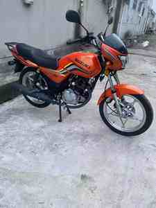 LINGMU WANG <span class=keywords><strong>125</strong></span> - Moto d'<span class=keywords><strong>occasion</strong></span> à deux roues à essence - Moto de rue - Finition d'origine - Garantie de qualité - Product Image 3