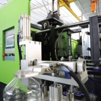 Machine de fabrication de bouteilles PET non standard entièrement automatique LONES 800BPH, chargeur de préformes 1500ml-5L, pompe 1 cavité personnalisable