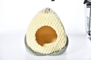 Cama para Gatos Premium de Felpa Suave, Diseño Hueco de Forro Polar Ártico, Cómoda y Aislada - Product Image 2