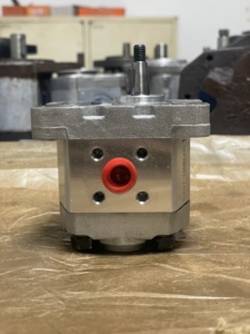 Pompe à engrenages externe haute performance Pompe hydraulique pour équipement mobile Pompe à engrenages BKP1B0D1.1T0F0 - Product Image 2