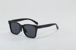 2026 Fashion Trendy Custom Logo <b>Frame</b> UV400 Sunglasses Black <b>Frame</b> Shades for Women and Men - Product Image 2