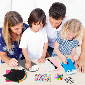 Marionnettes créatives en feutre pour enfants et adultes avec yeux écarquillés et pompons Storytelling Arts & Crafts - Product Image 3